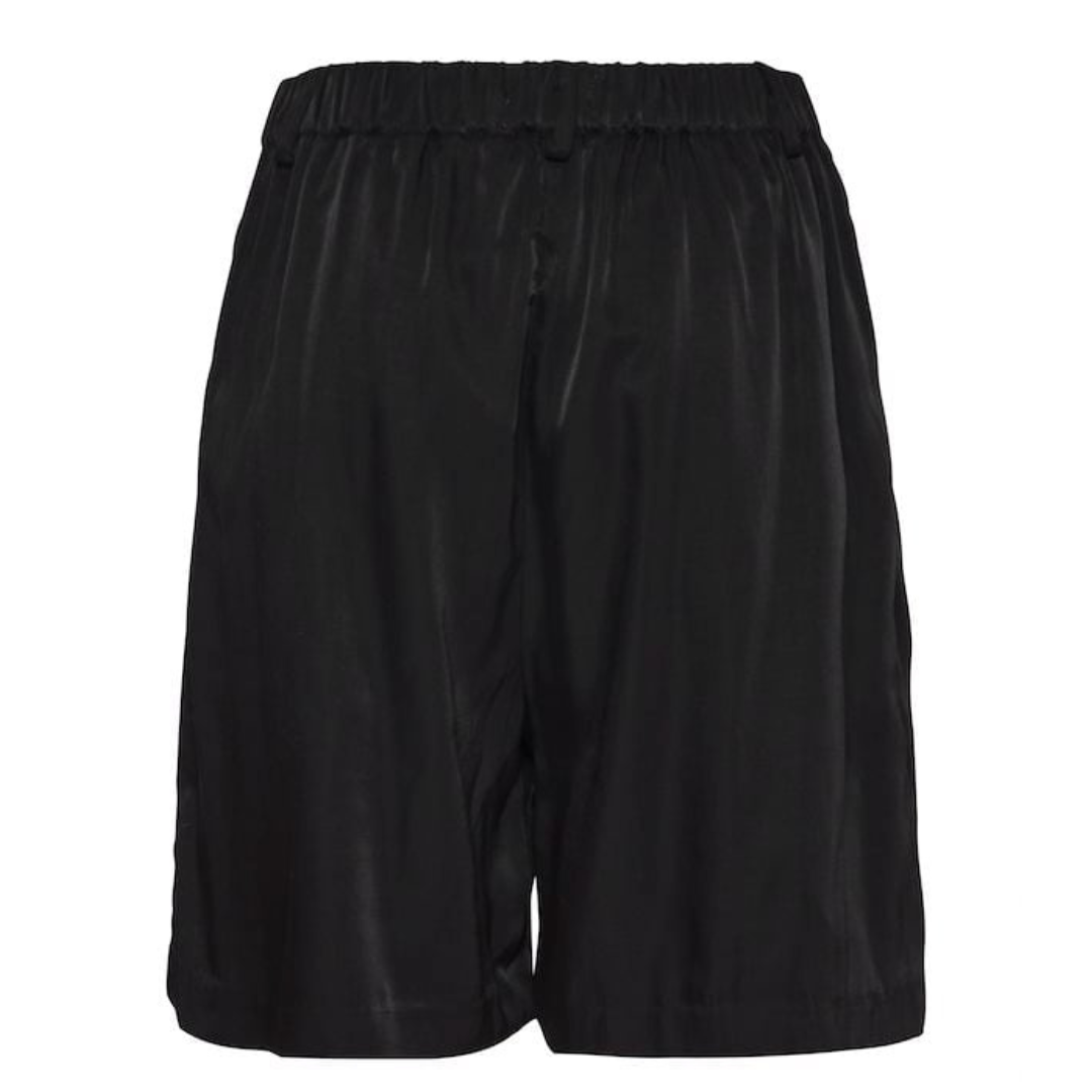 SHORT ICHI IHTUTTA