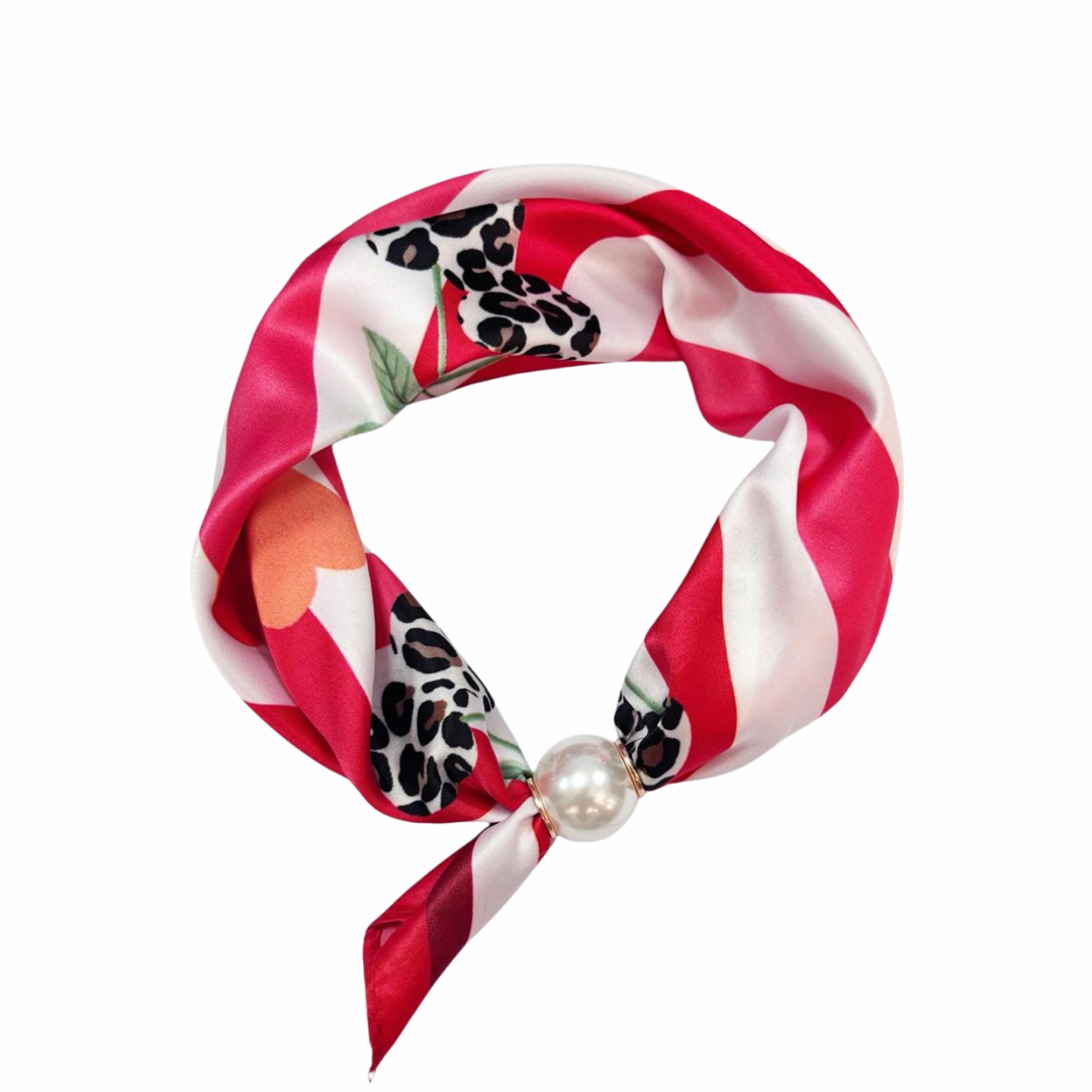 FOULARD ROUGE AVEC ATTACHE PERLE MAGNÉTIQUE