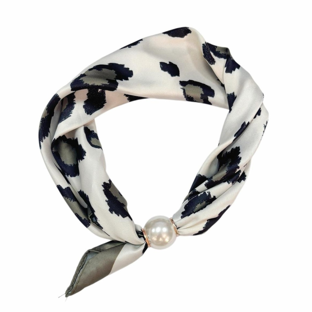 FOULARD KAKI AVEC ATTACHE PERLE MAGNÉTIQUE